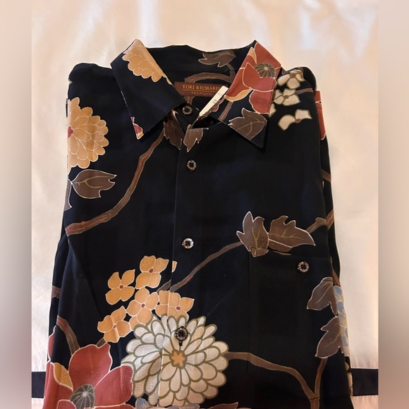 NEW! Tori Richard Honolulu 100% silk shirt - Picture 6 of 6